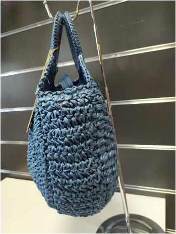 Bolso de rafia en azul