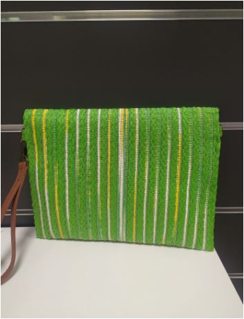 Bolso de mano de rafia