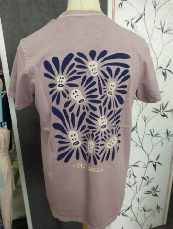 Camiseta Margaritas calavera color purpura