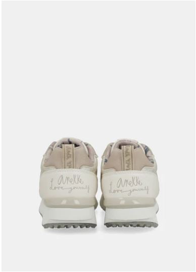 Deportivos blancos suela multicolor