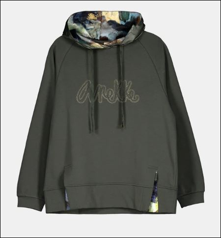 Sudadera verde con capucha