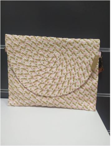 Bolso de mano de rafia